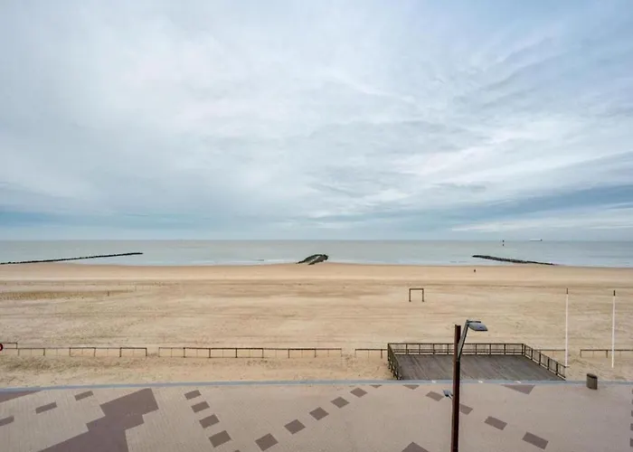 Stylish Zeedijk Sea Escape *