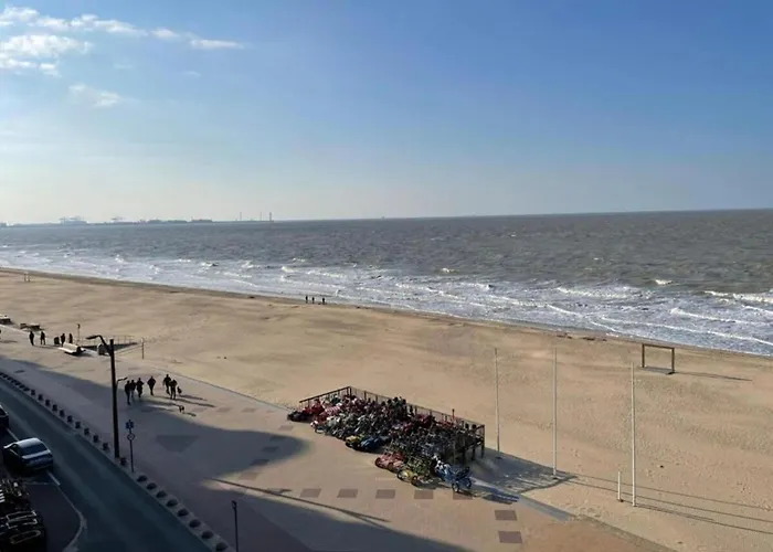 Apartment Stylish Zeedijk Sea Escape *