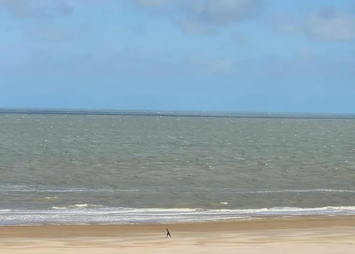 Stylish Zeedijk Sea Escape