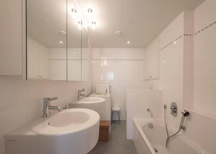 Stylish Zeedijk Sea Escape Apartment *